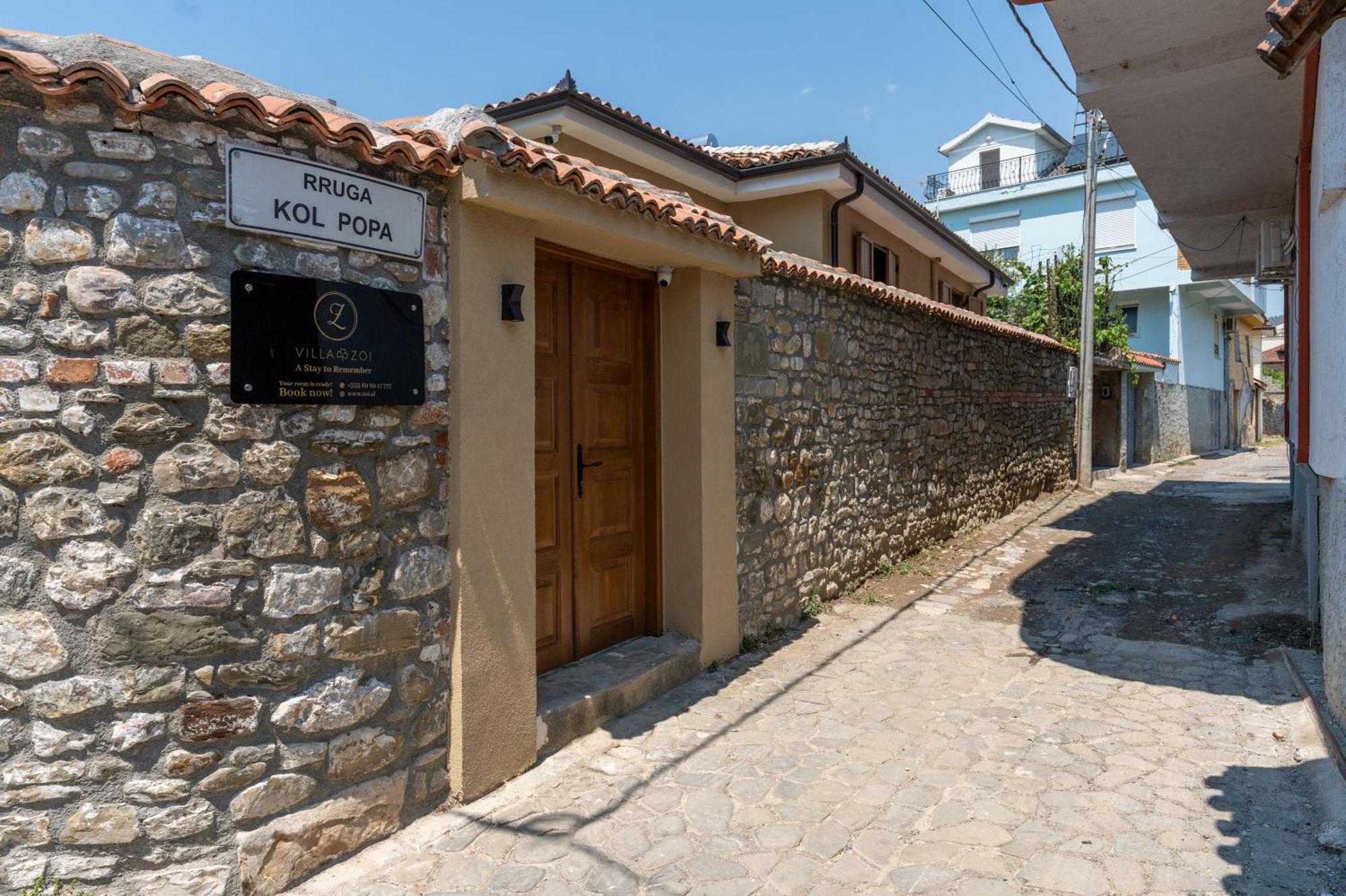 Villa Zoi A Stay To Remember I Located Inside The Castle Of Elbasan, On A Historic Roman Road Via Egnatia I Homemade Breakfast Exteriör bild