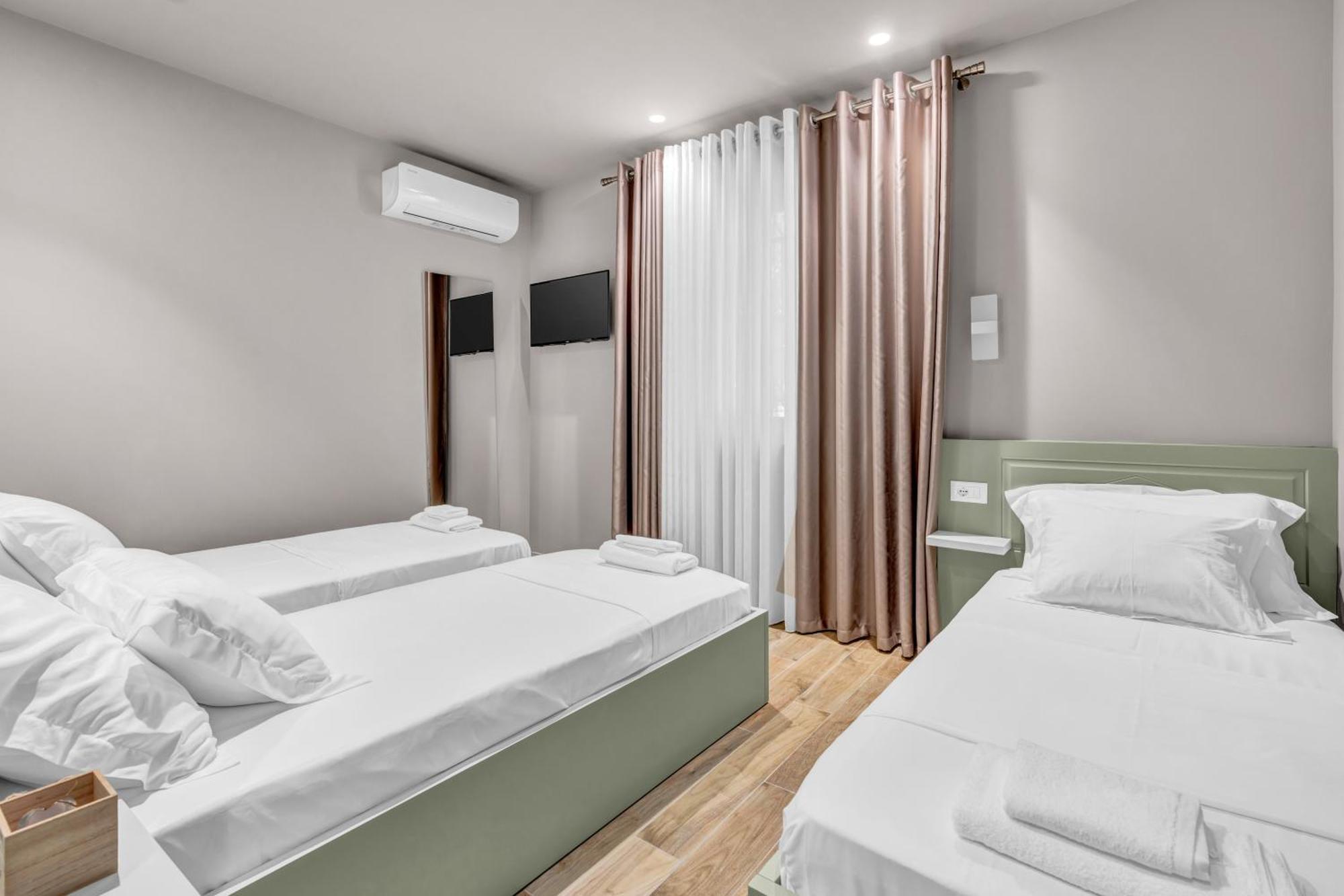 Villa Zoi A Stay To Remember I Located Inside The Castle Of Elbasan, On A Historic Roman Road Via Egnatia I Homemade Breakfast Exteriör bild