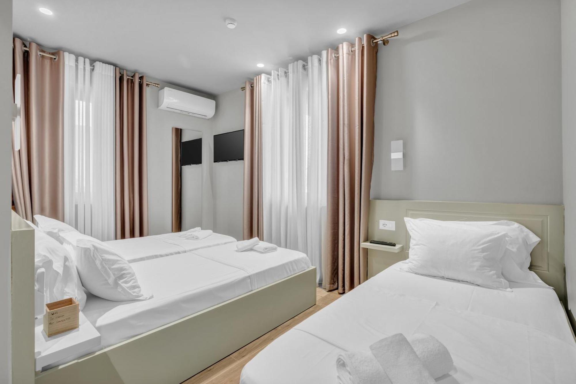 Villa Zoi A Stay To Remember I Located Inside The Castle Of Elbasan, On A Historic Roman Road Via Egnatia I Homemade Breakfast Exteriör bild