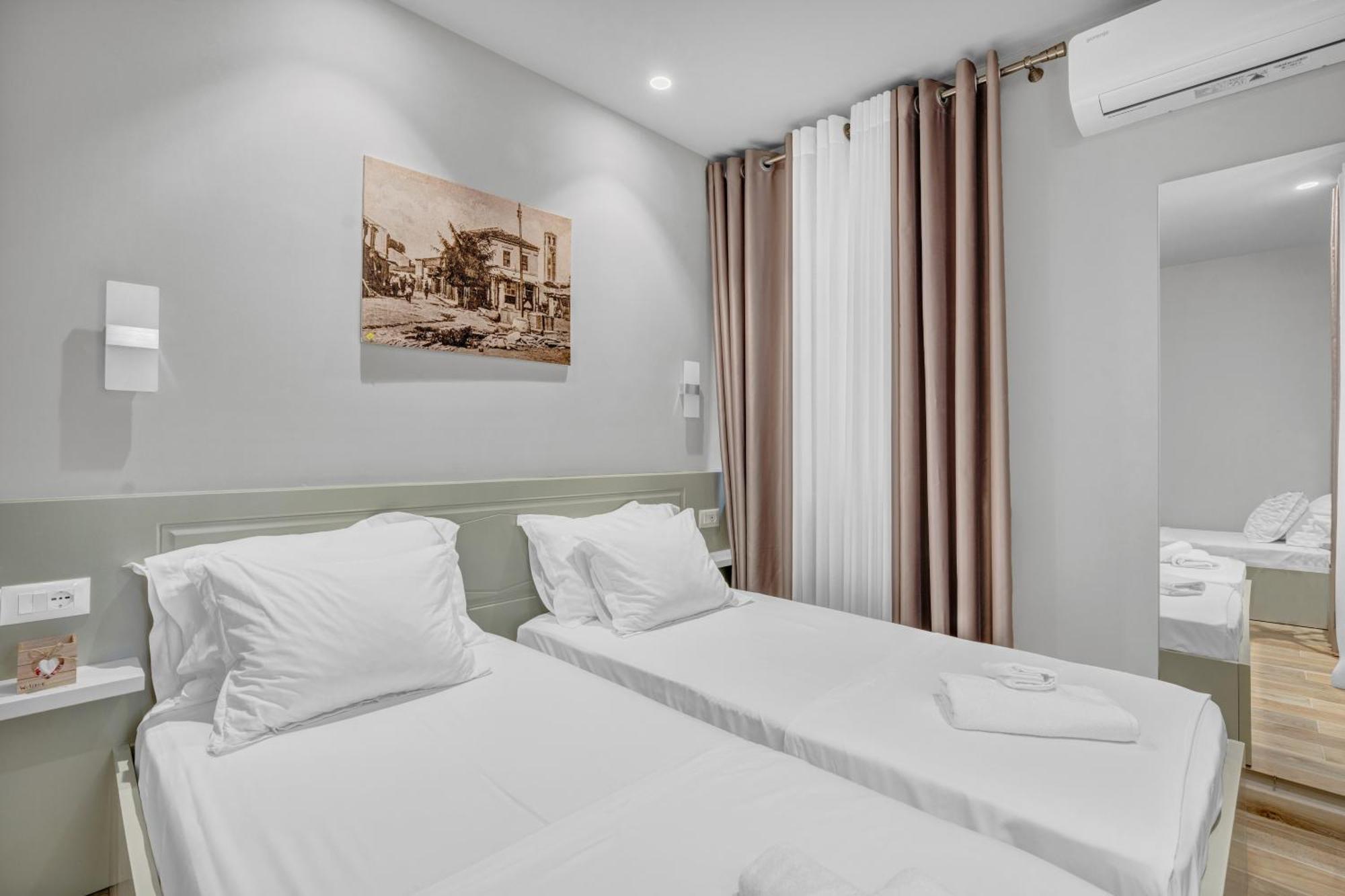 Villa Zoi A Stay To Remember I Located Inside The Castle Of Elbasan, On A Historic Roman Road Via Egnatia I Homemade Breakfast Exteriör bild