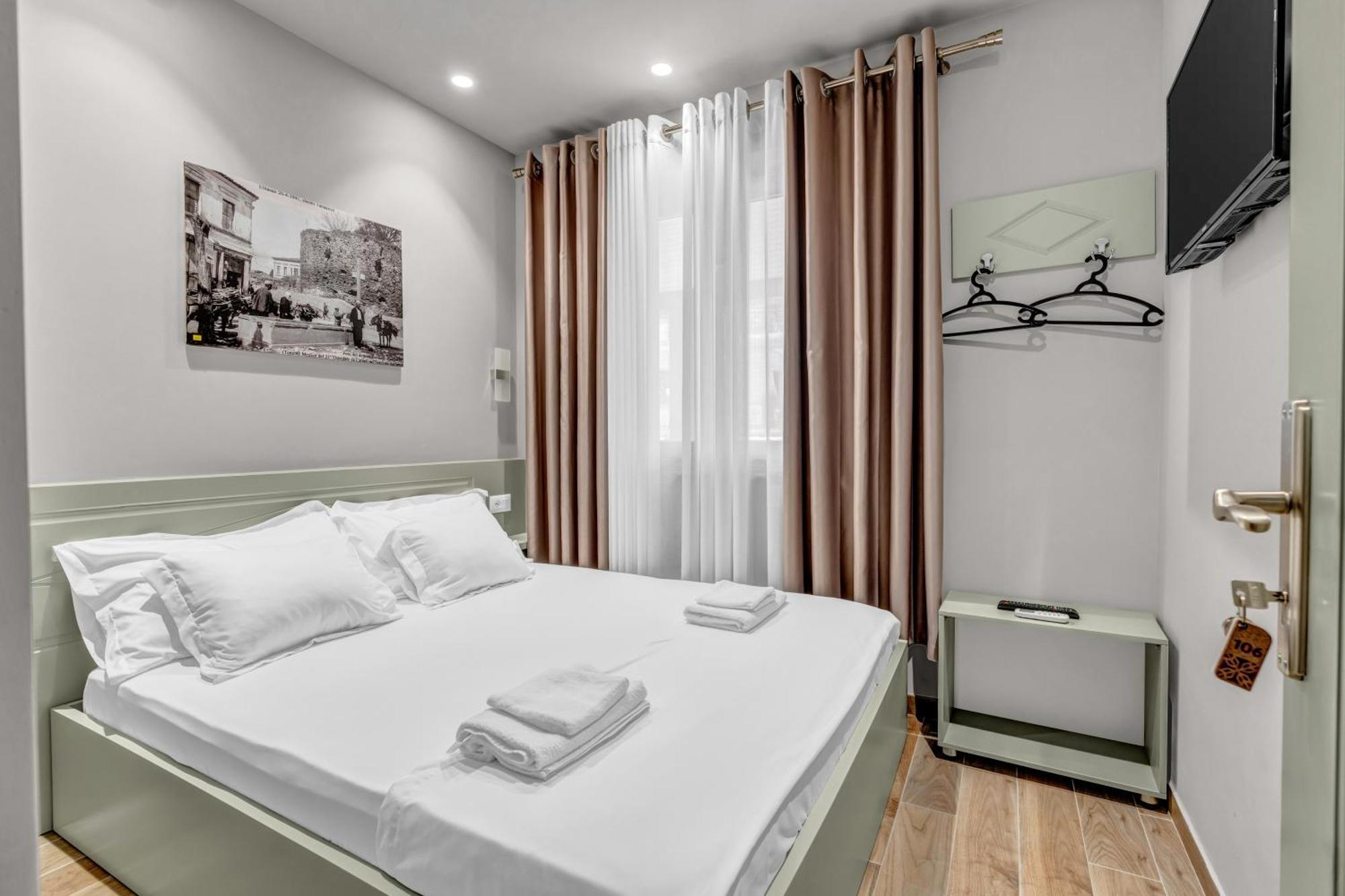 Villa Zoi A Stay To Remember I Located Inside The Castle Of Elbasan, On A Historic Roman Road Via Egnatia I Homemade Breakfast Exteriör bild